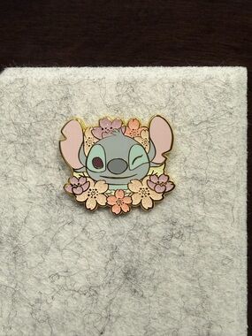 Disney Stitch Loungefly Glitter Chaser Pin